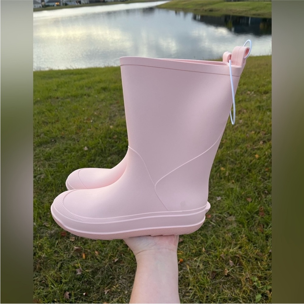 LIGHT PINK RAIN BOOTS